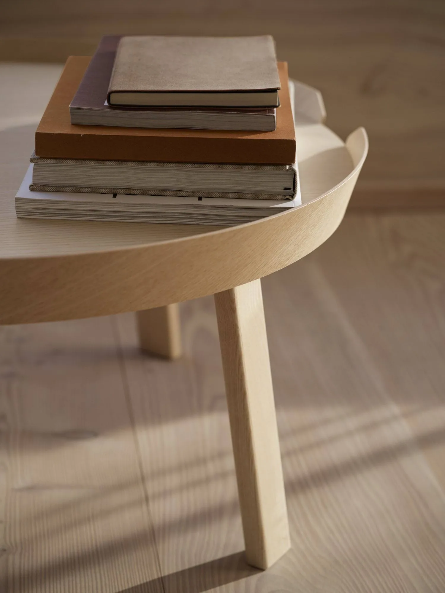 Mesa Around grande , Oak Muuto