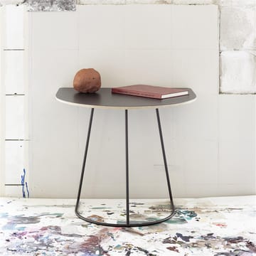 Mesa auxiliar Airy half size  - negro - Muuto