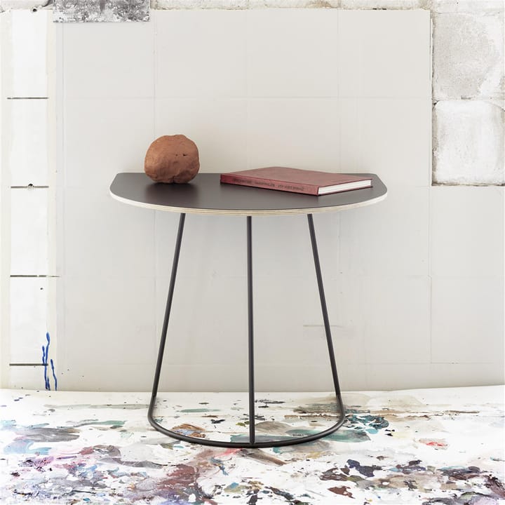Mesa auxiliar Airy half size , negro Muuto