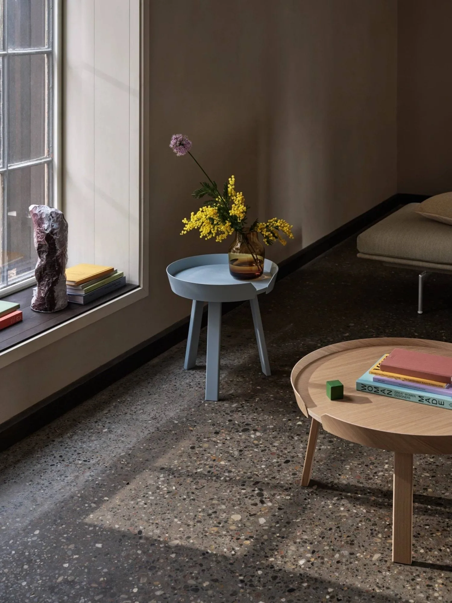 Mesa auxiliar Around, pequeña, Oak Muuto