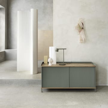 Mesa auxiliar Enfold baja 125x45x63 cm - Oak-Dusty green - Muuto