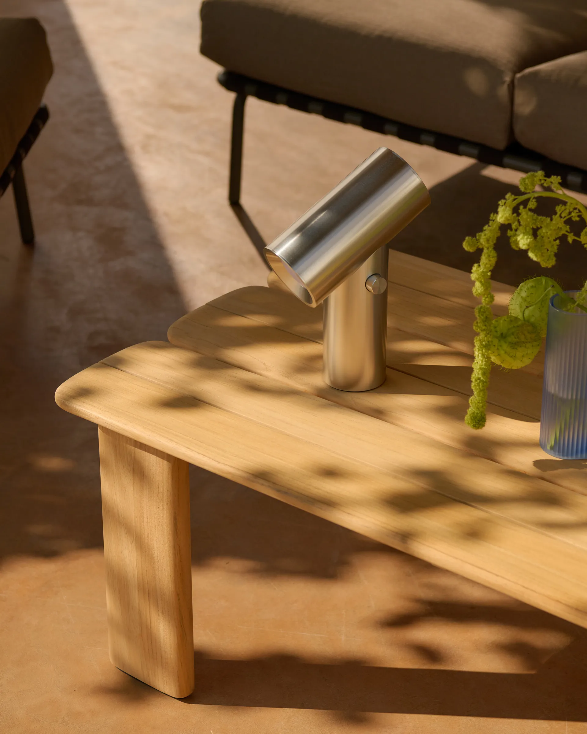 Mesa de centro Assemble , Teca, 135 × 55 cm Muuto