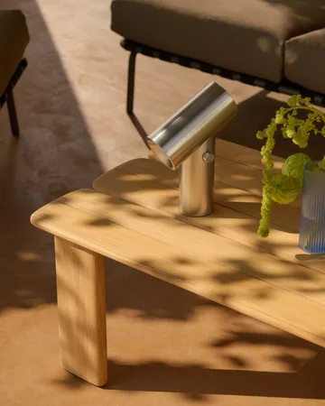 Mesa de centro Assemble  - Teca, 135 × 55 cm - Muuto