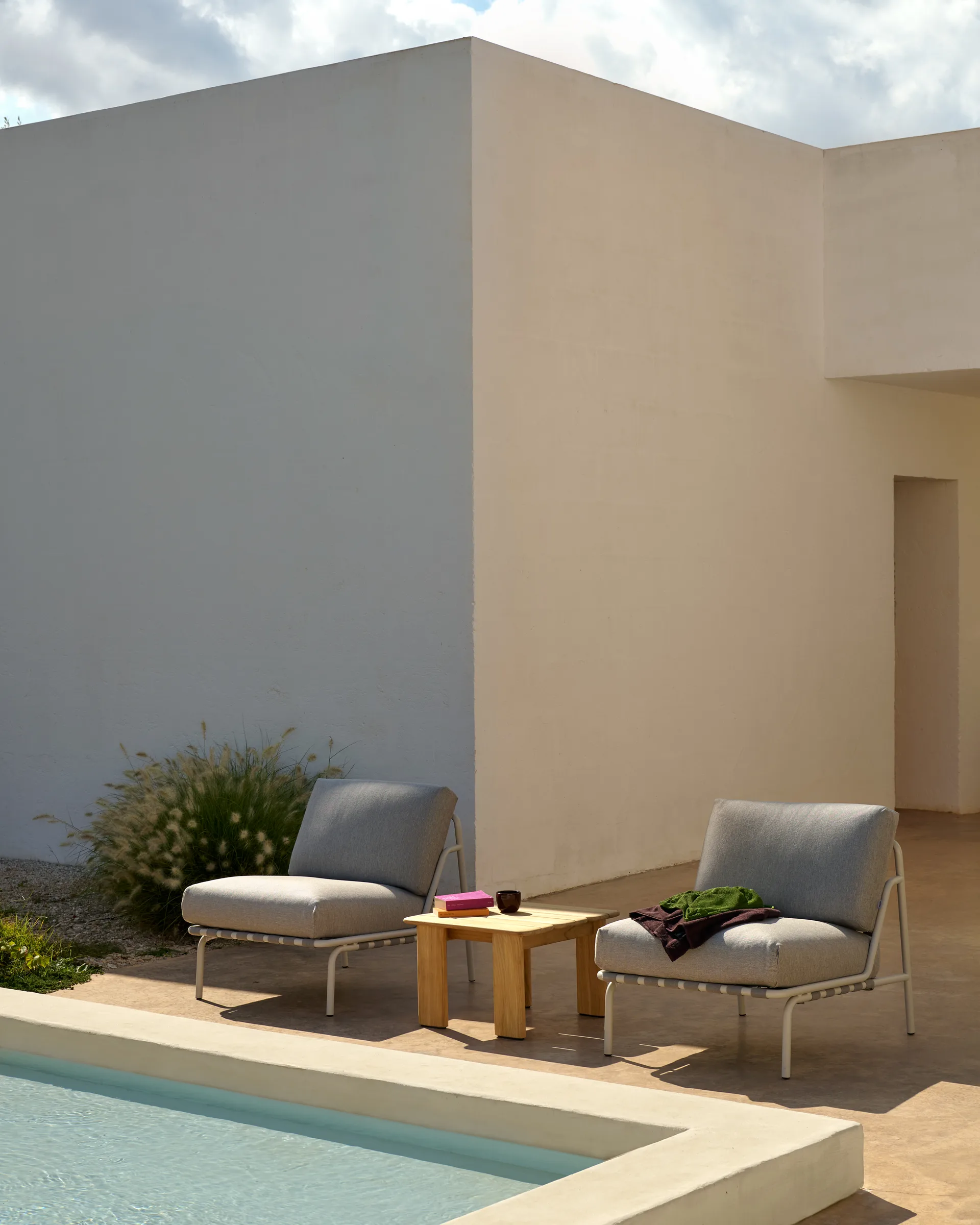 Mesa de centro Assemble , Teca, 55x55 cm Muuto