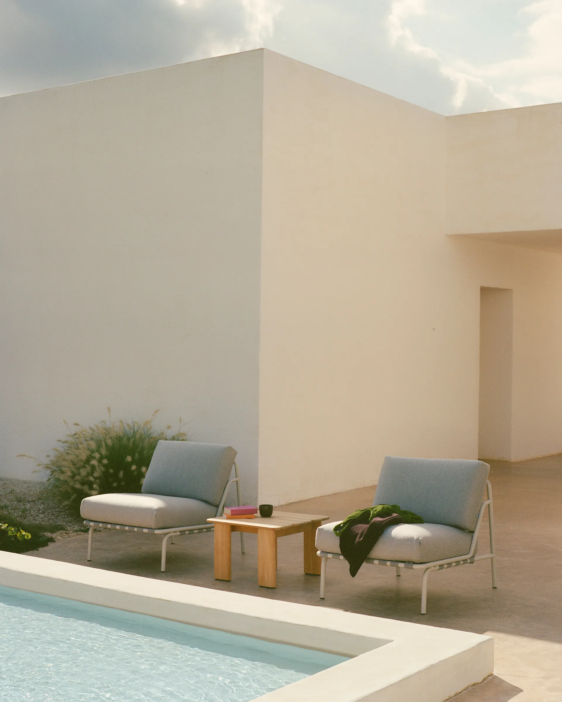 Mesa de centro Assemble , Teca, 55x55 cm Muuto