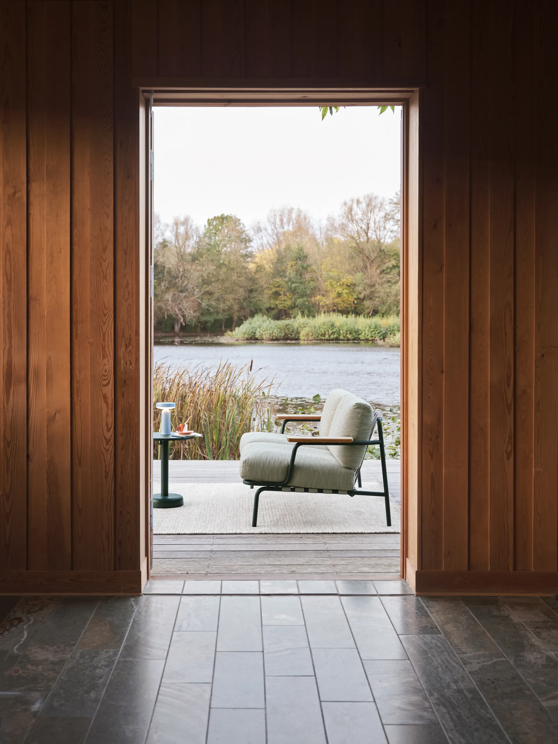 Mesa de centro Linear Steel, Verde oscuro, Ø42 × 47 cm Muuto