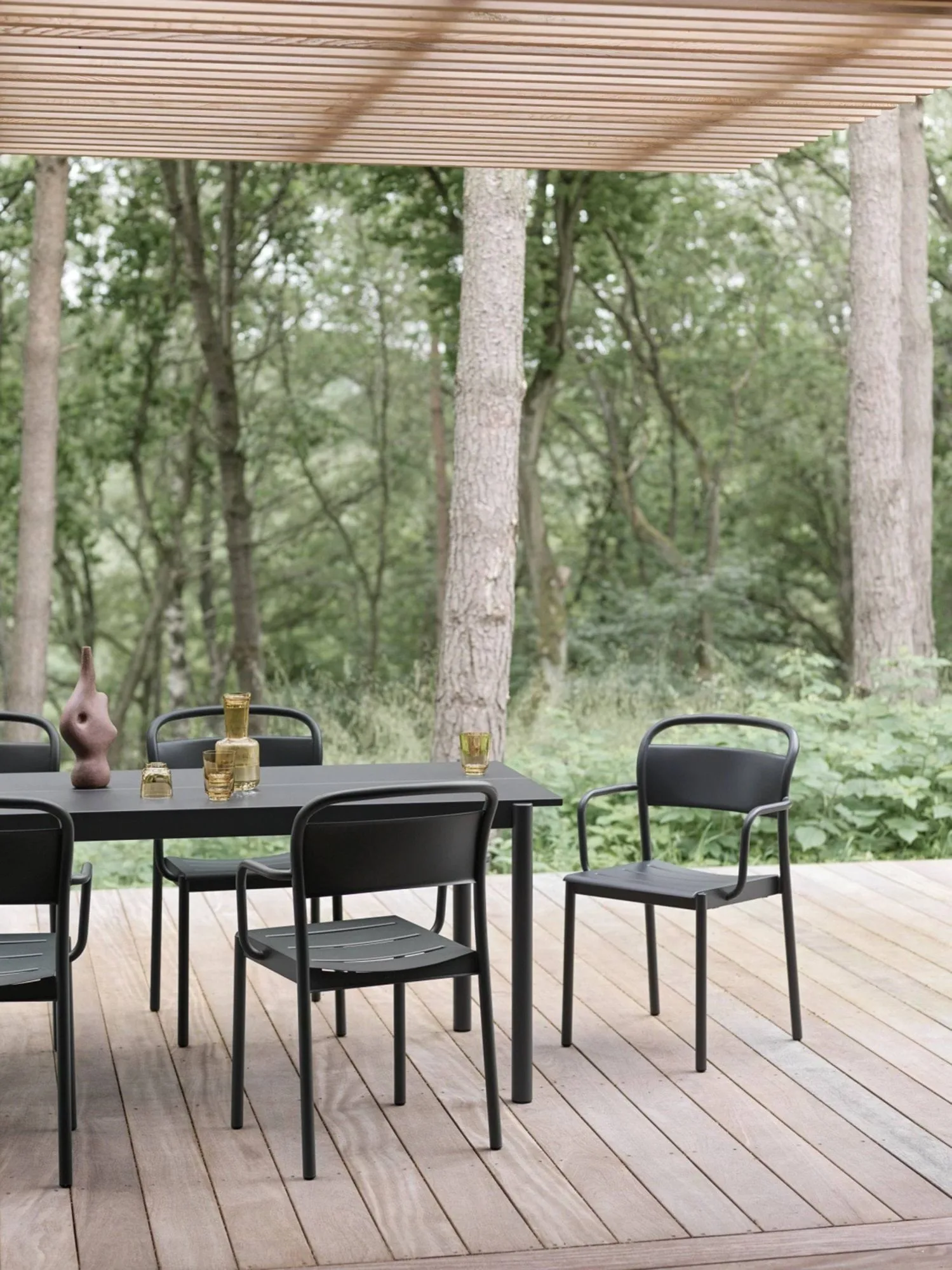 Mesa Linear steel table 220x90 cm, black (RAL 7021) Muuto