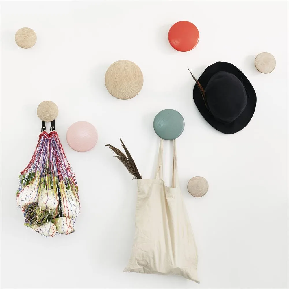 Perchero de pared The Dots, petróleo, mediano Muuto