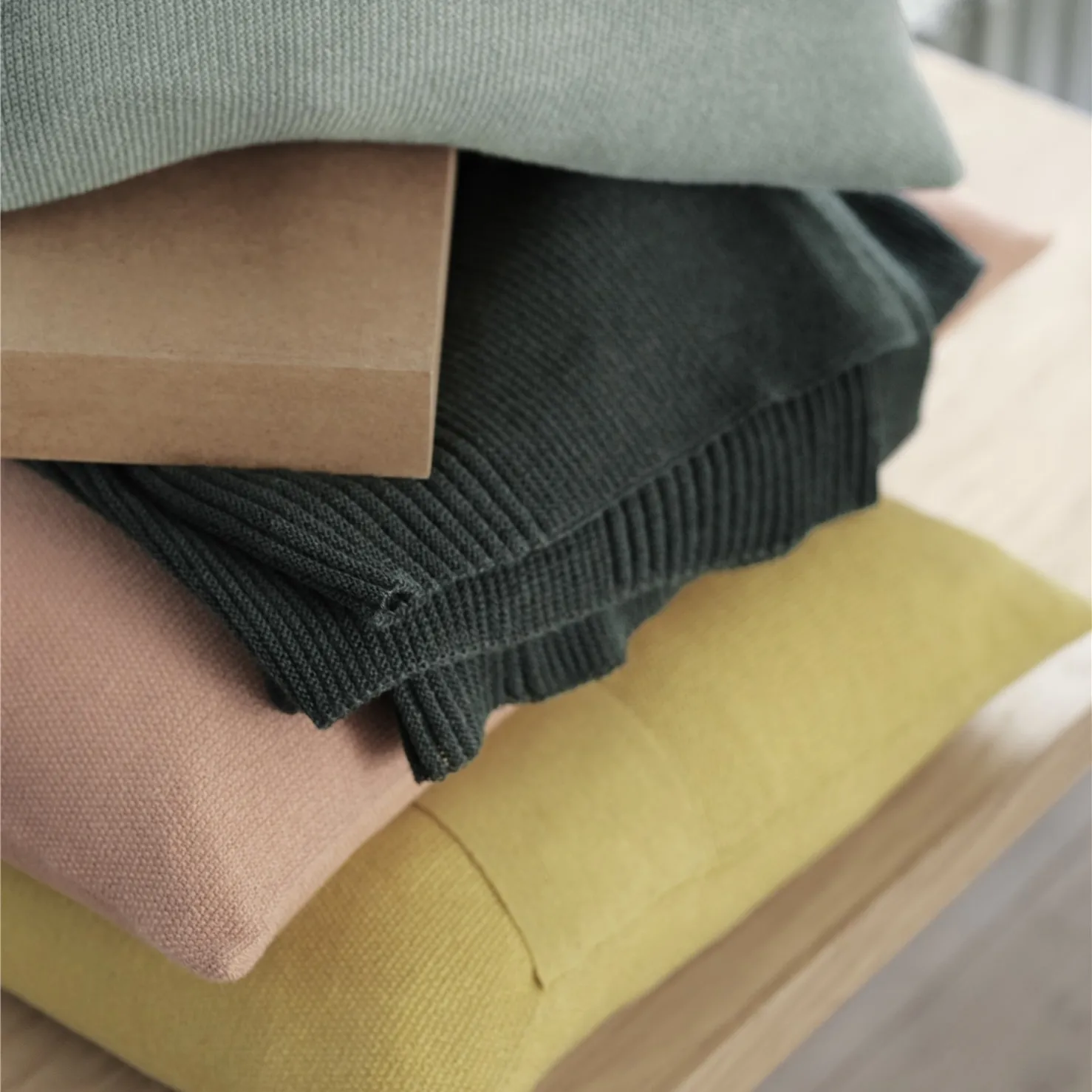 Plaid de lana Rhythm 130x160 cm, Dark green Muuto