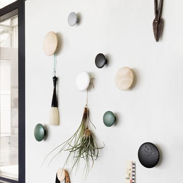 Set de 5 colgadores de pared The Dots - negro - Muuto