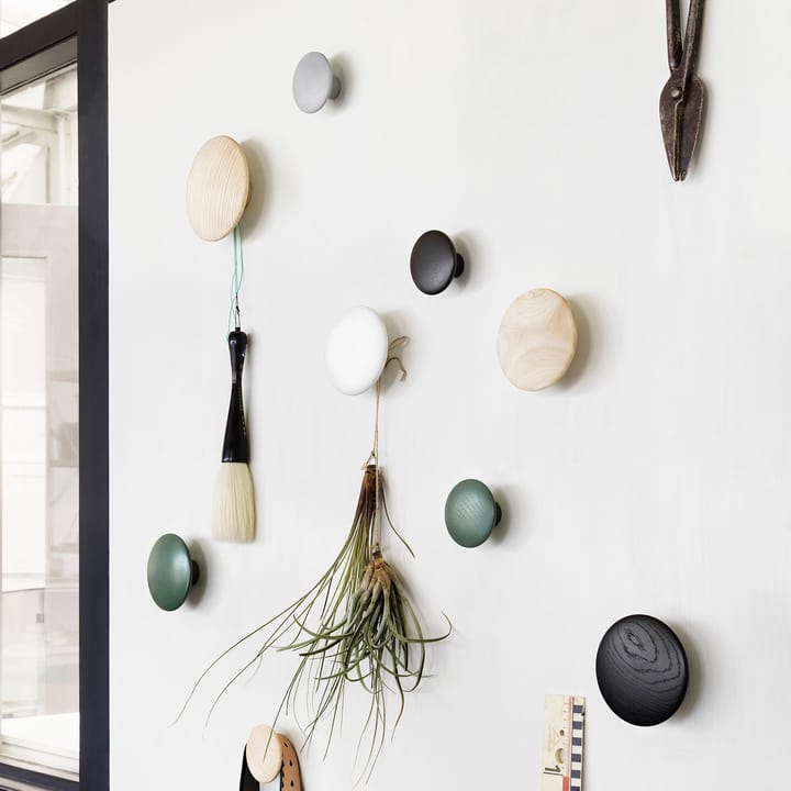 Set de 5 colgadores de pared The Dots, negro Muuto