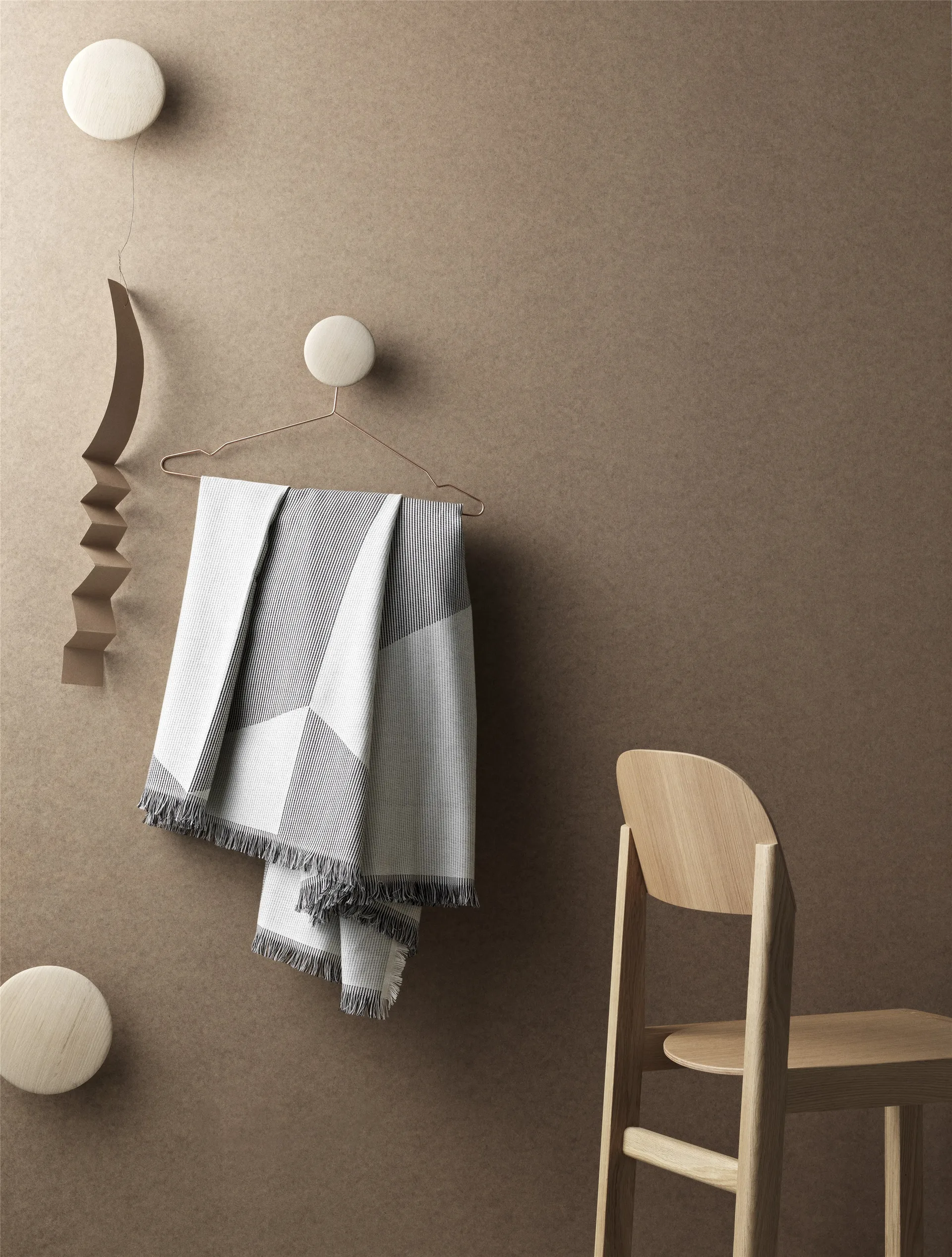 Set de 5 colgadores de pared The Dots, roble Muuto