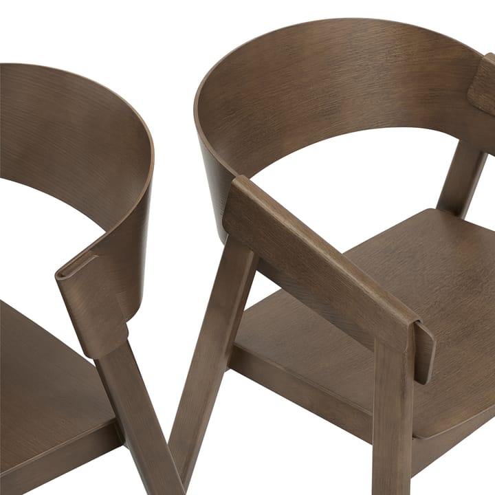 Silla con reposabrazos Cover, Stained dark brown Muuto