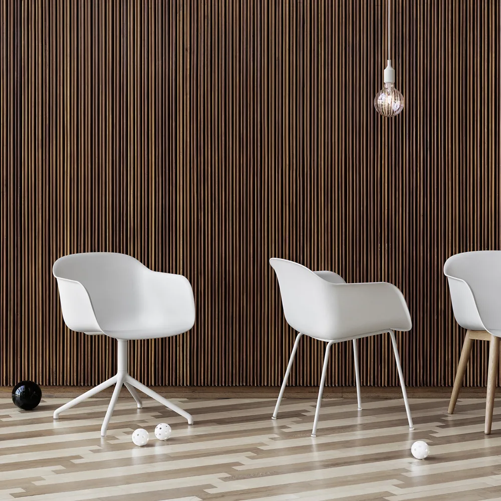 Silla con reposabrazos Fiber base tubo, Refine leather cognac-Black Muuto