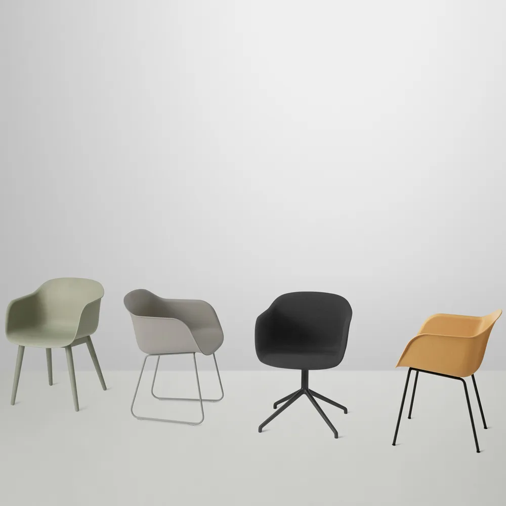 Silla con reposabrazos Fiber base tubo, Refine leather cognac-Black Muuto