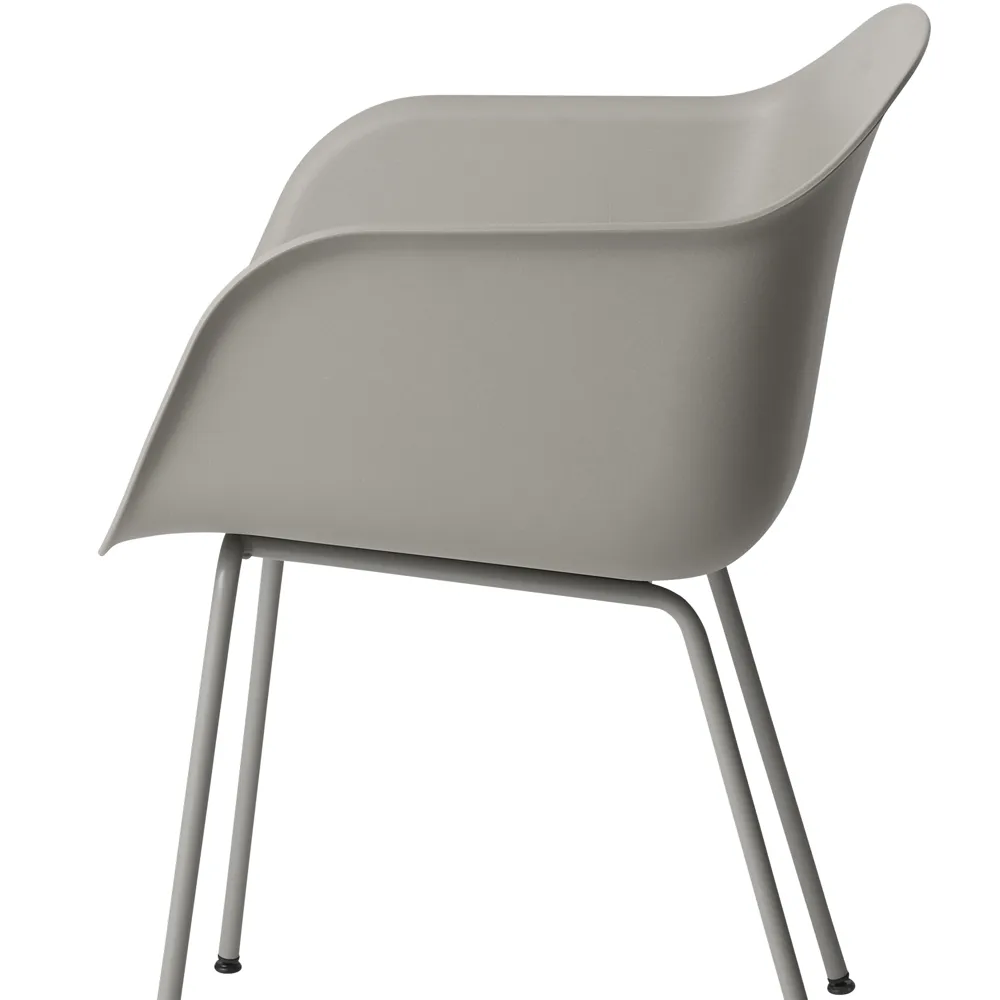 Silla con reposabrazos Fiber base tubo, Refine leather cognac-Black Muuto