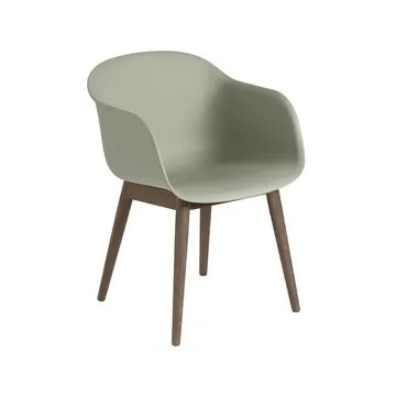 Silla con reposabrazos Fiber patas madera - Dusty green, patas barnizadas de marrón oscuro - Muuto