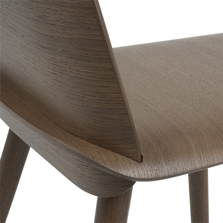 Silla de cocina Nerd, Stained dark brown Muuto