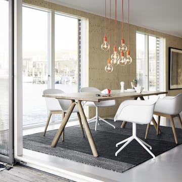 Silla Fiber con reposabrazos y patas de madera - Natural white-Oak - Muuto