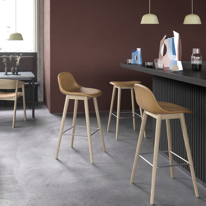 Silla Fiber counter stool 65 cm, Black, patas negras Muuto