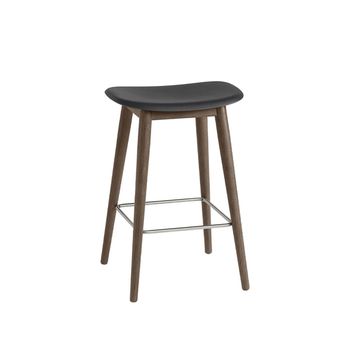 Silla Fiber counter stool 75 cm - Black, patas barnizadas de marrón oscuro - Muuto
