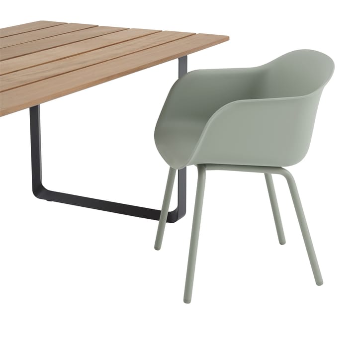 Silla Fiber Outdoor Armchair con patas de acero, Dusty green Muuto