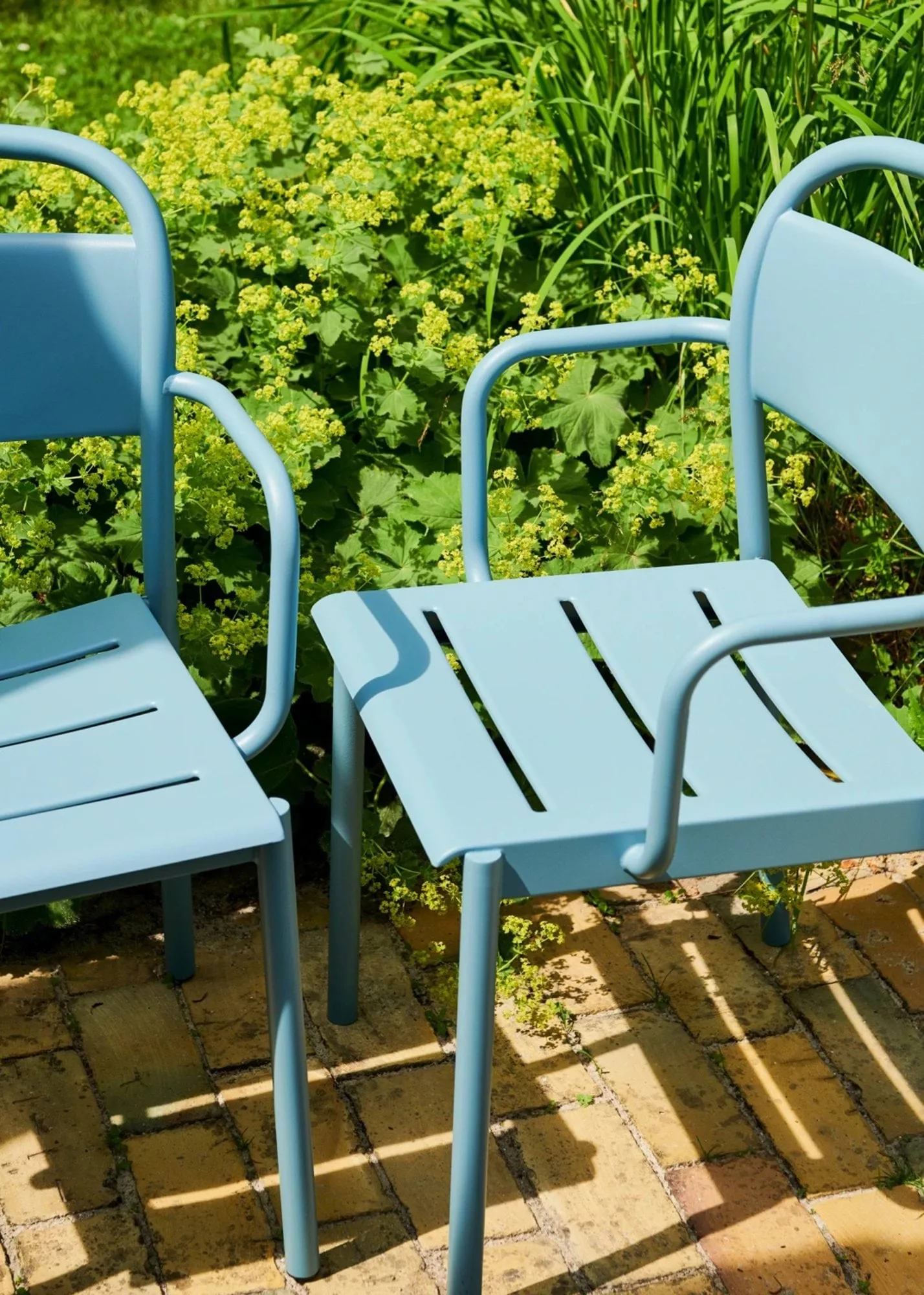 Silla Linear steel armchair, Pale blue Muuto