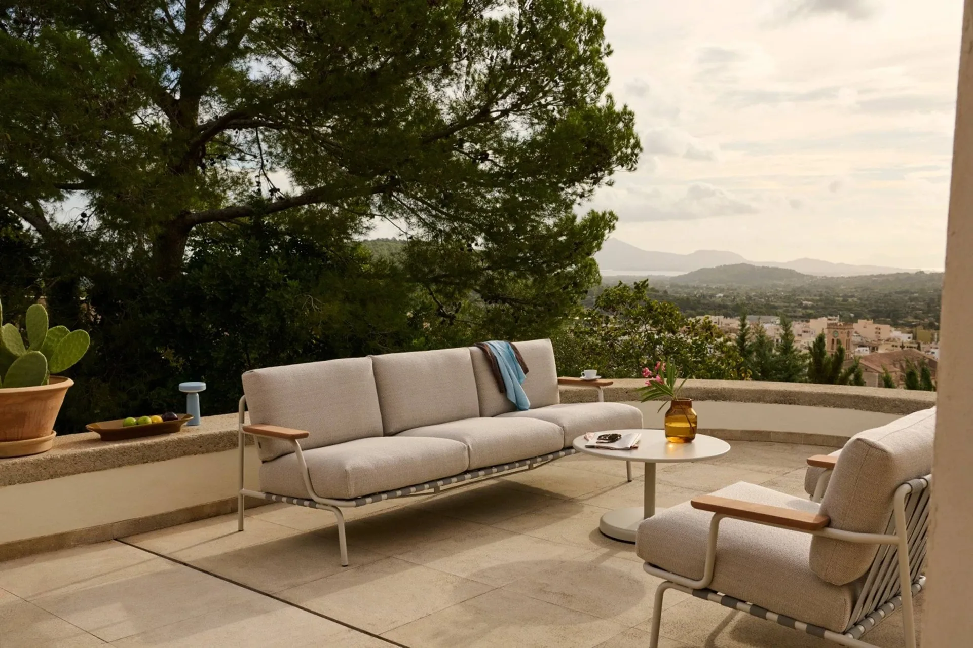 Sofá Settle de 2 plazas, Laze 1 Grey Muuto