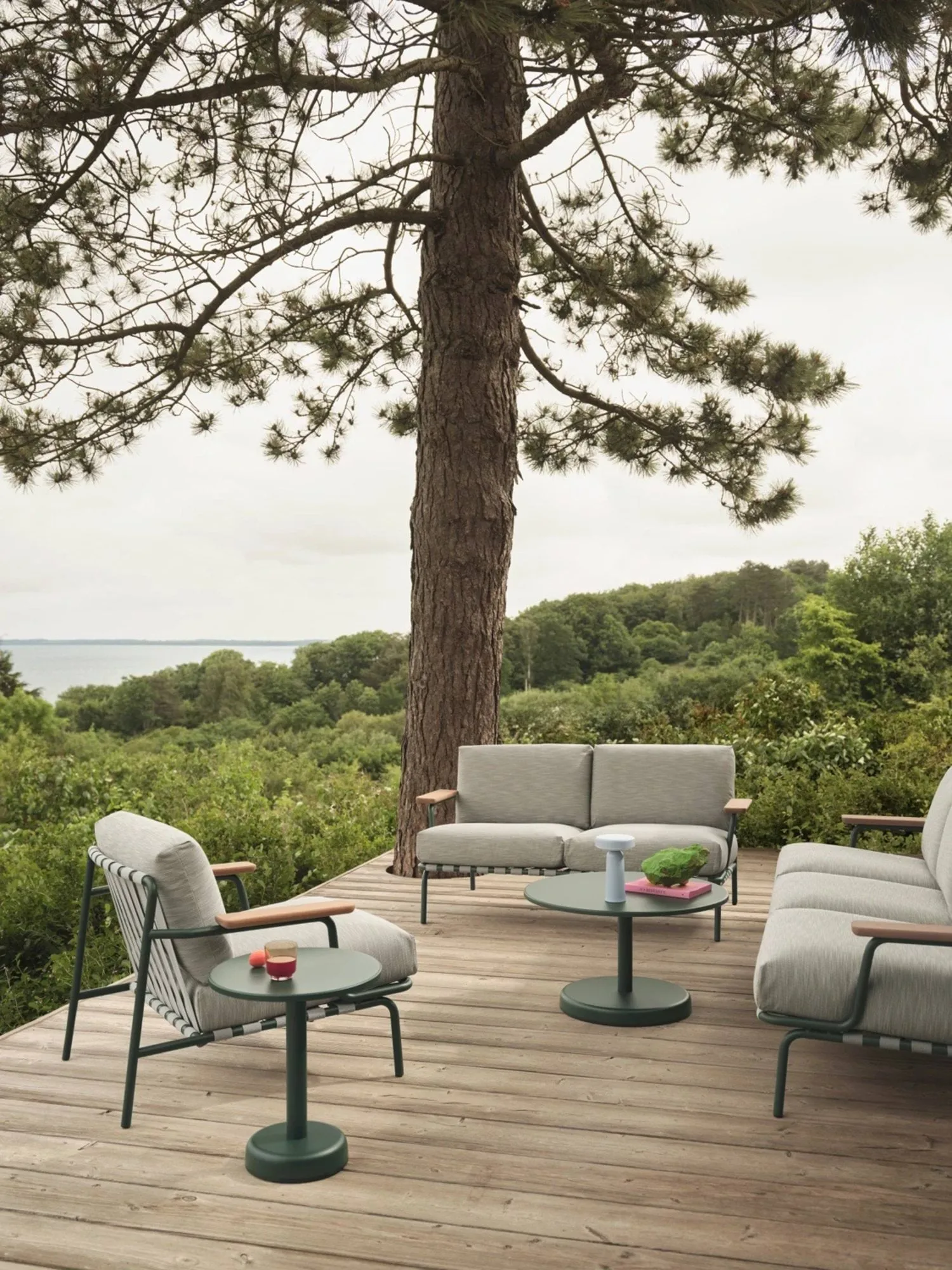 Sofá Settle de 2 plazas, Ribbed Weave 2 Dark green Muuto