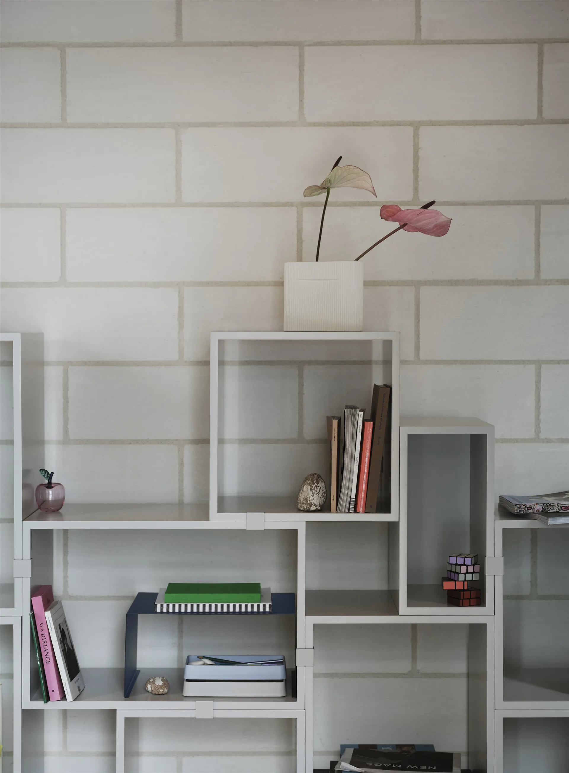Stacked sistema de almacenamiento Bookcase Configuration 3, Blanco Muuto
