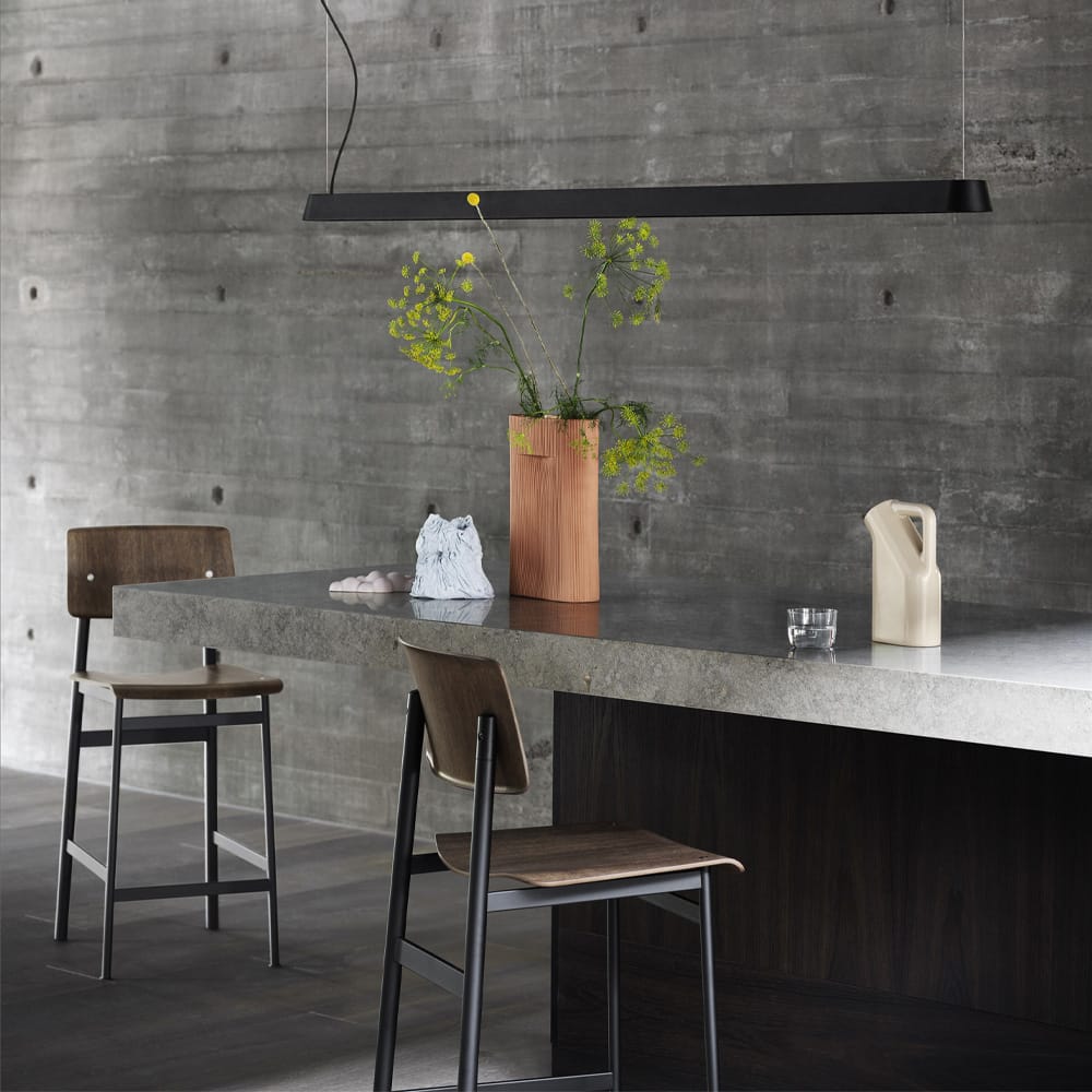 Taburete bar Loft, Oak-alto-dusty green base de acero Muuto