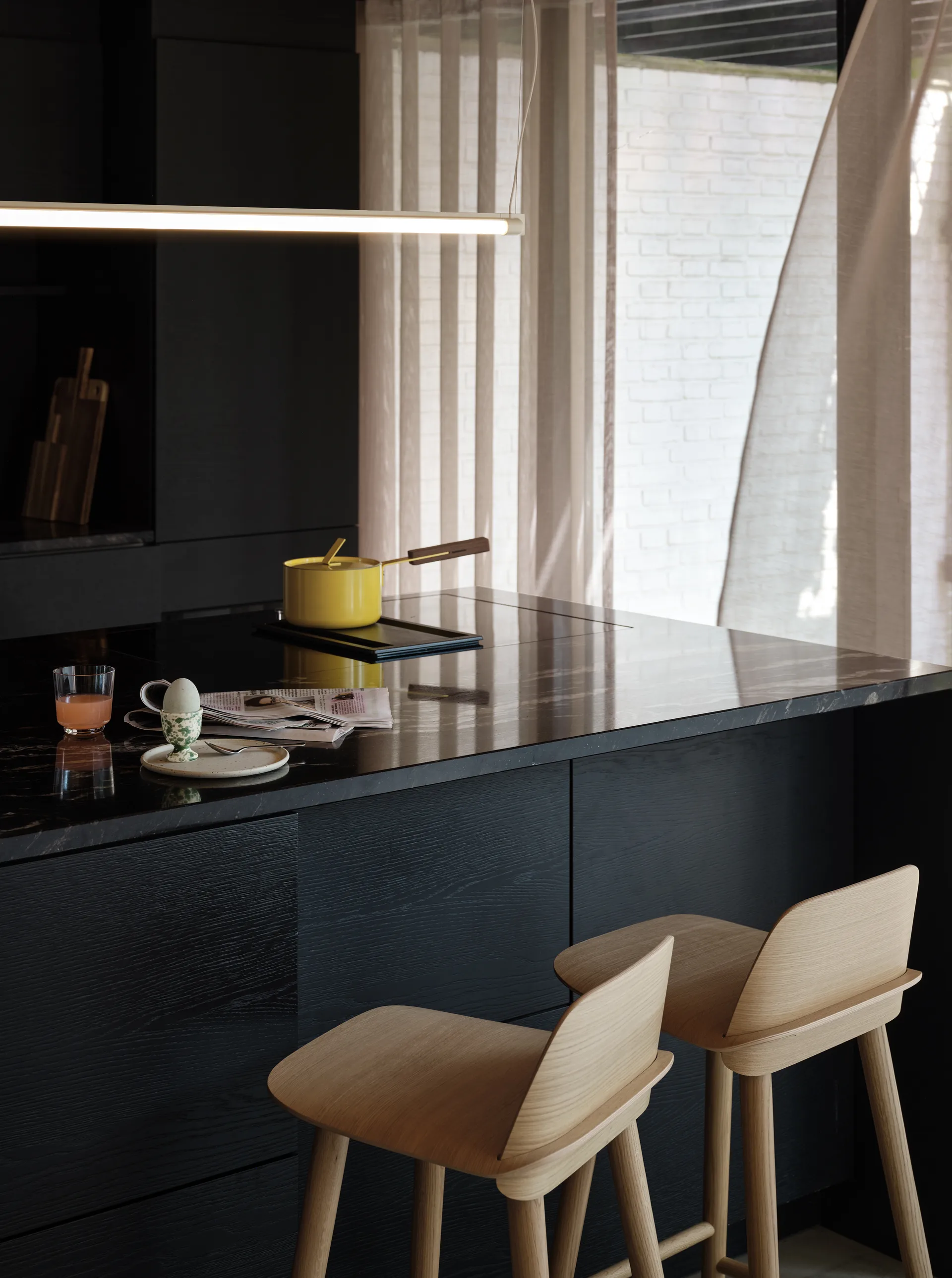 Taburete de bar Nerd 65 cm, roble Muuto