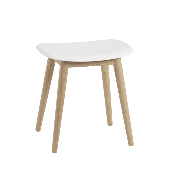 Taburete Fiber - Natural white, patas de roble - Muuto