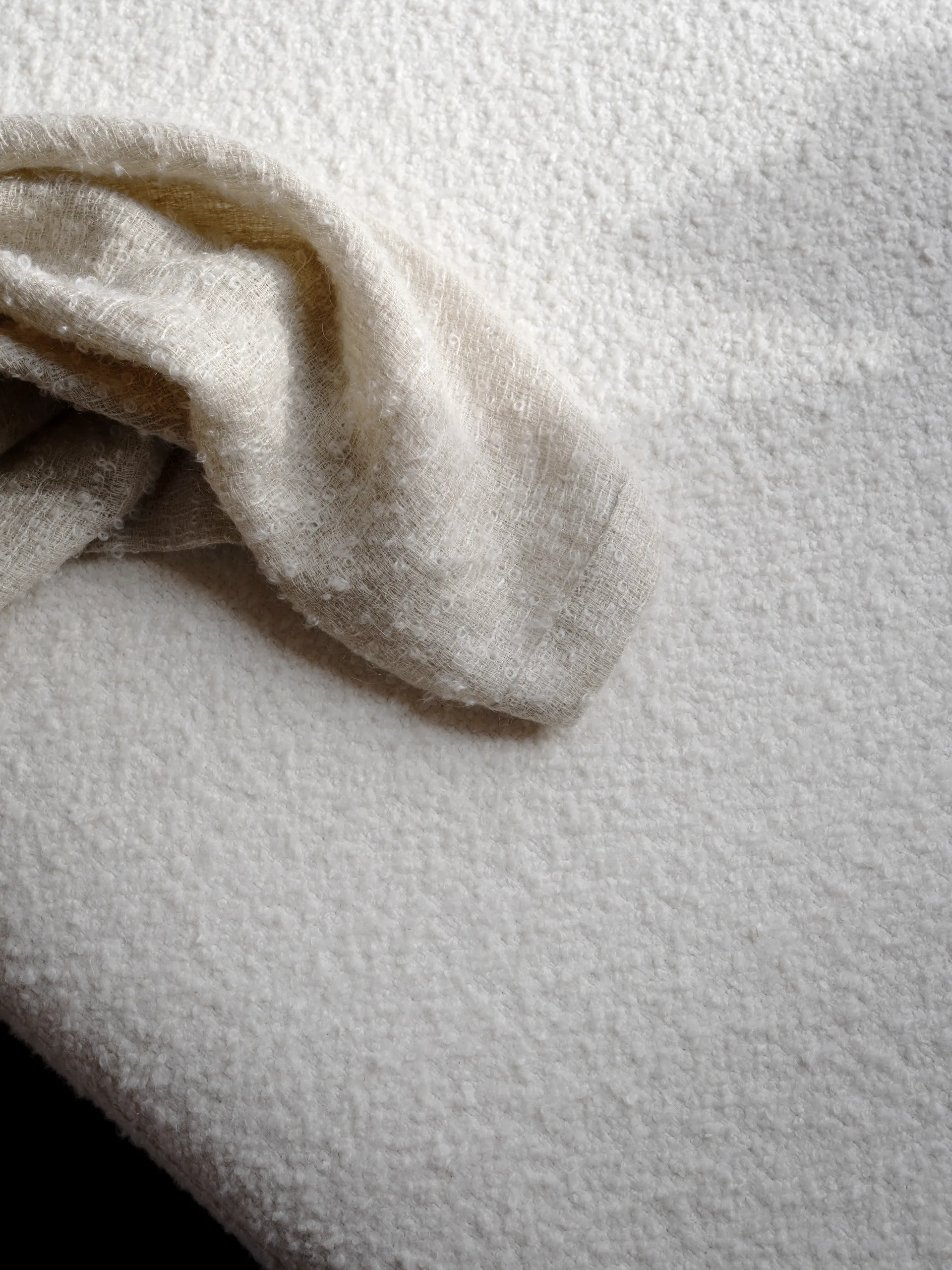 Diván Mass 200x75x51 cm, Karakorum ivory 001-walnut New Works