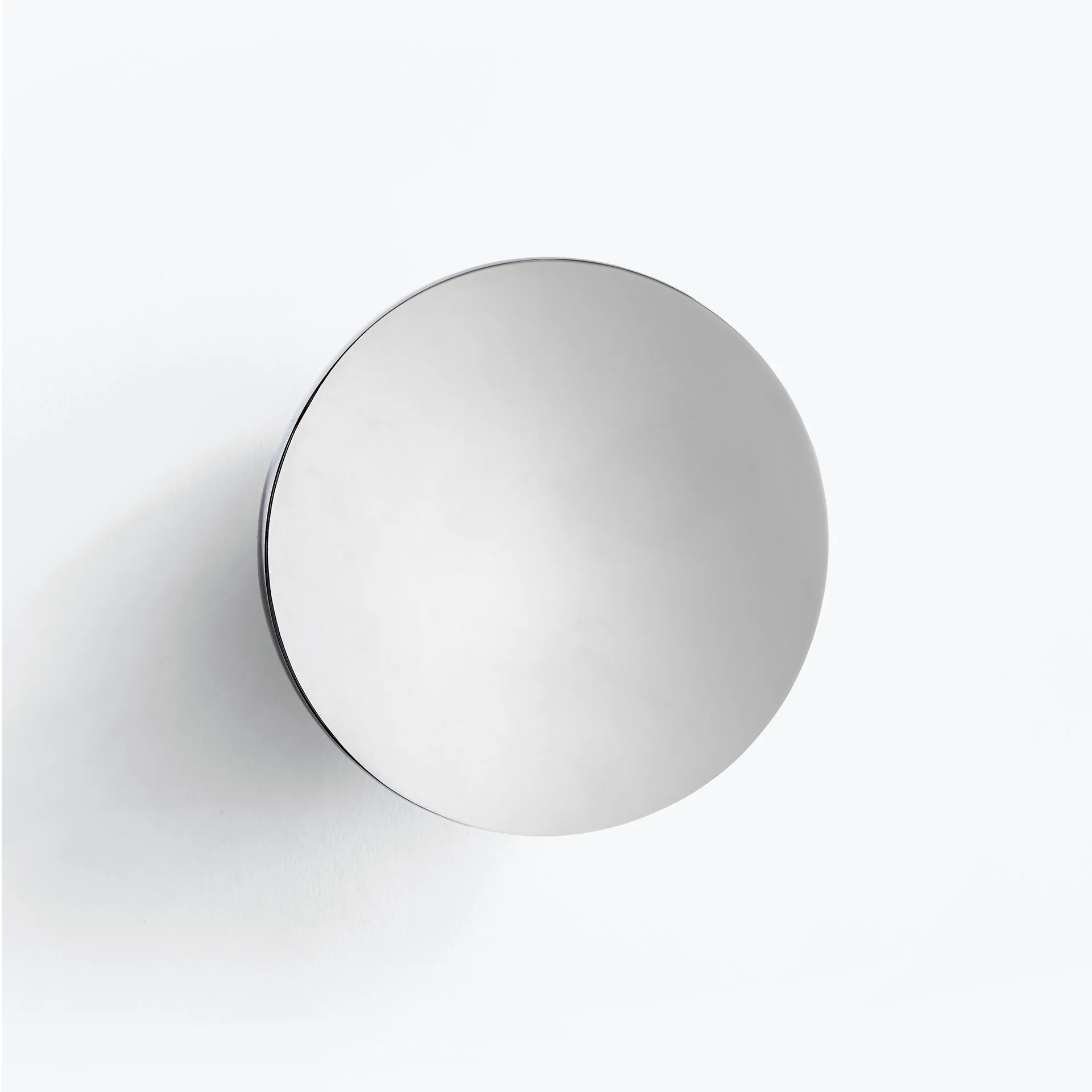 Espejo de pared Aura large, Acero inoxidable New Works