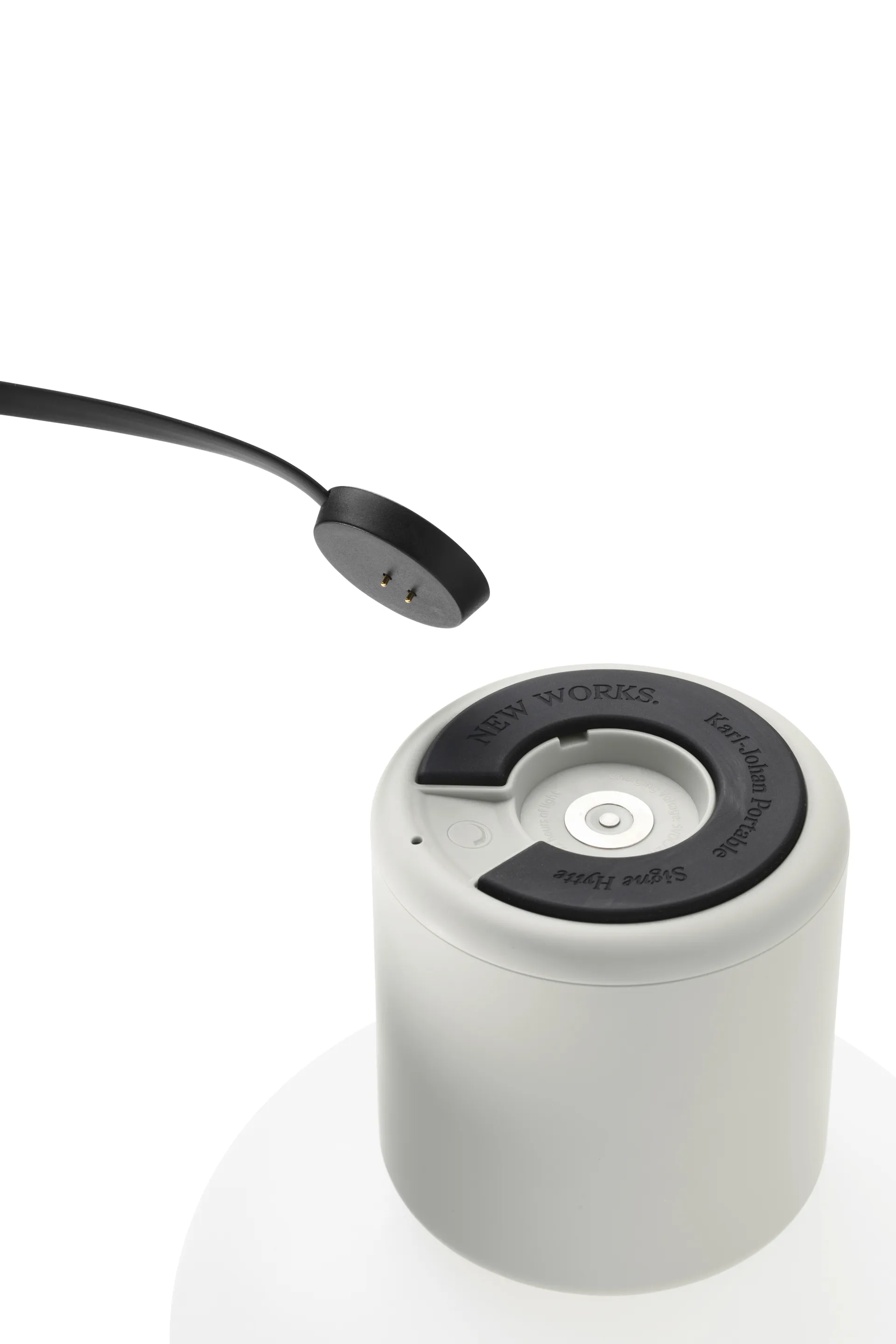 Lámpara de mesa portátil Karl-Johan, Light grey New Works