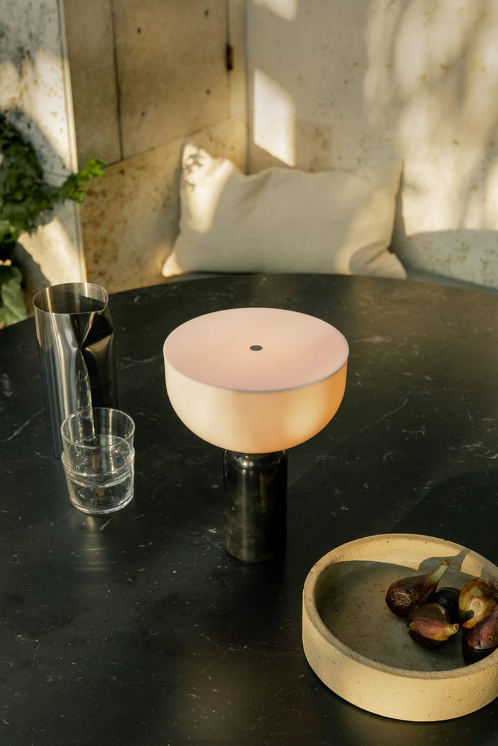 Lámpara de mesa portátil Kizu, Black marble New Works