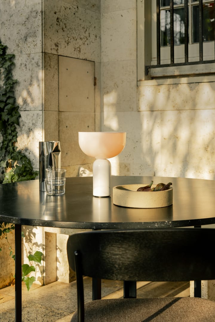 Lámpara de mesa portátil Kizu, White marble New Works