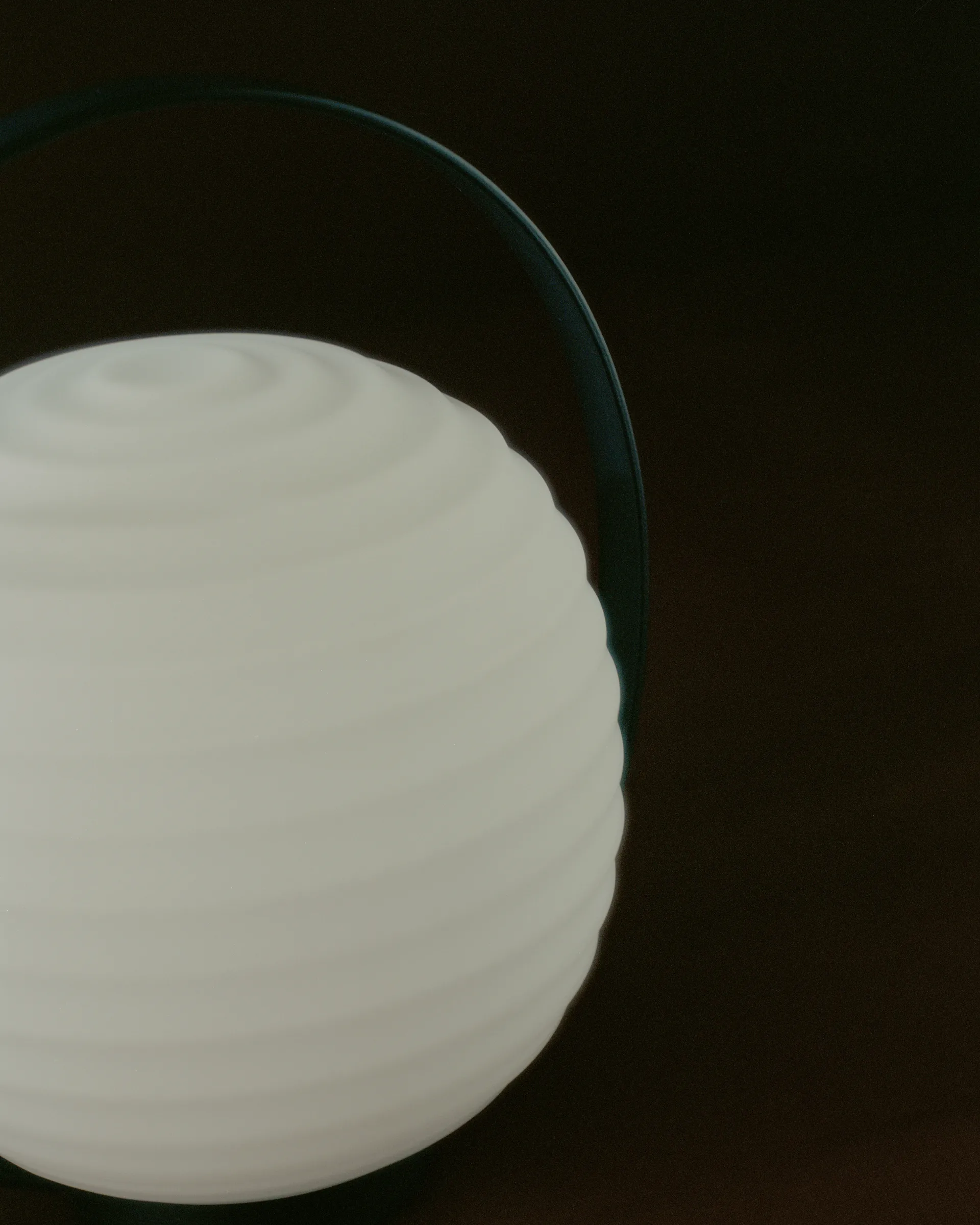 Lámpara de mesa portátil Lantern 23x18 cm, Negro New Works