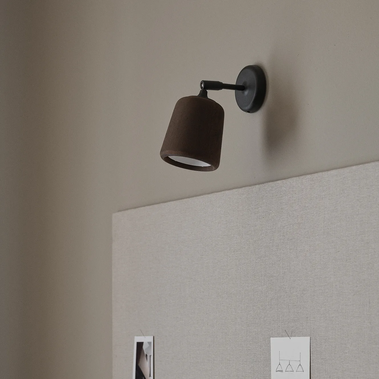 Lámpara de pared Material, Smoked oak New Works