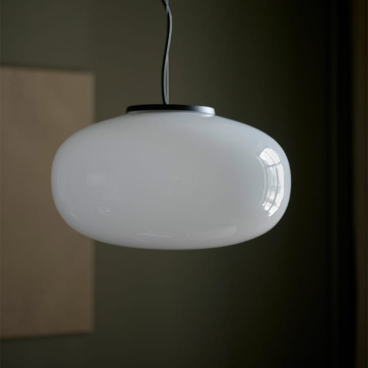 Lámpara de techo Karl-Johan Large Ø40 cm, Blanco ópalo New Works