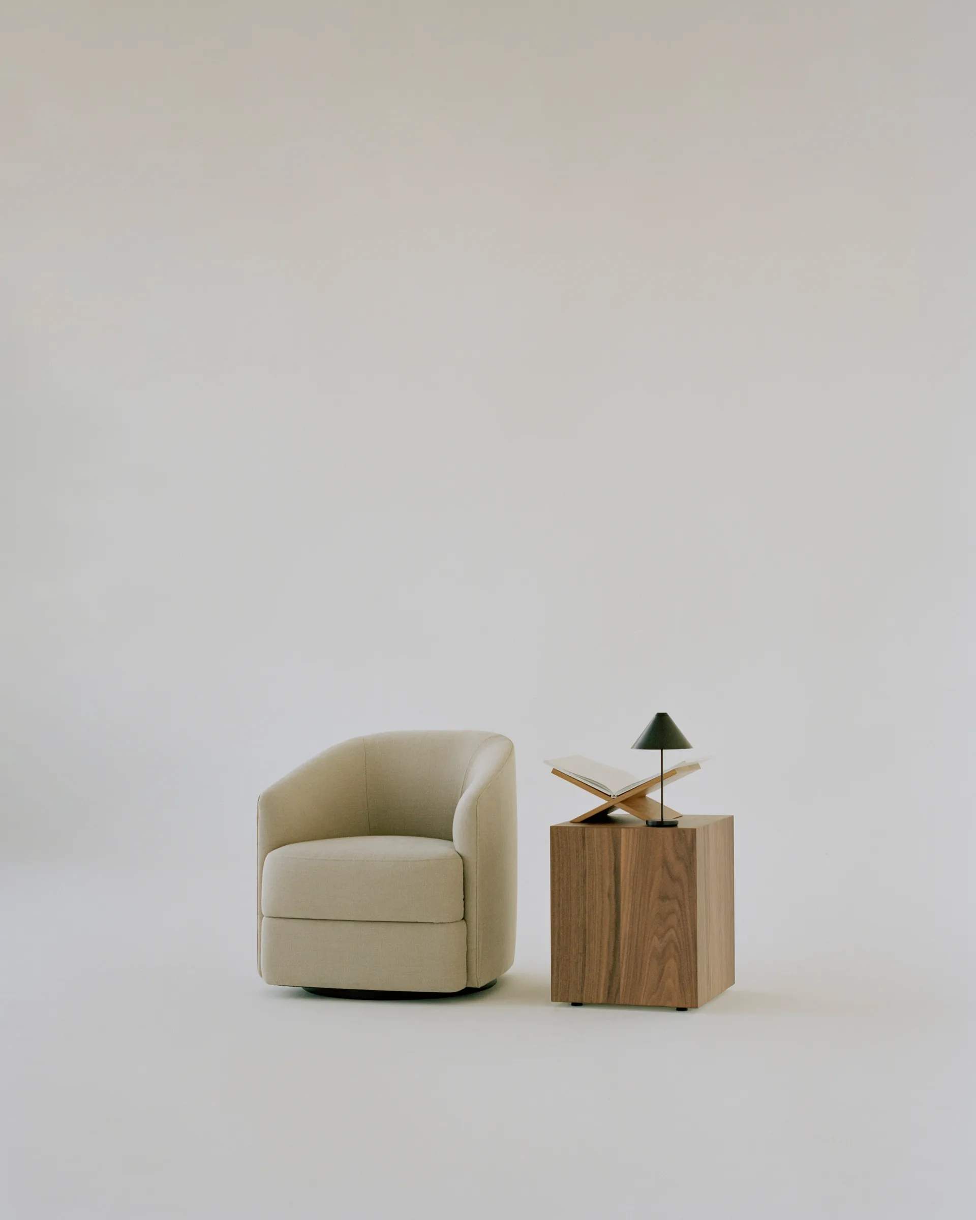 Mesa auxiliar Mass 40x40x47 cm, Nogal New Works