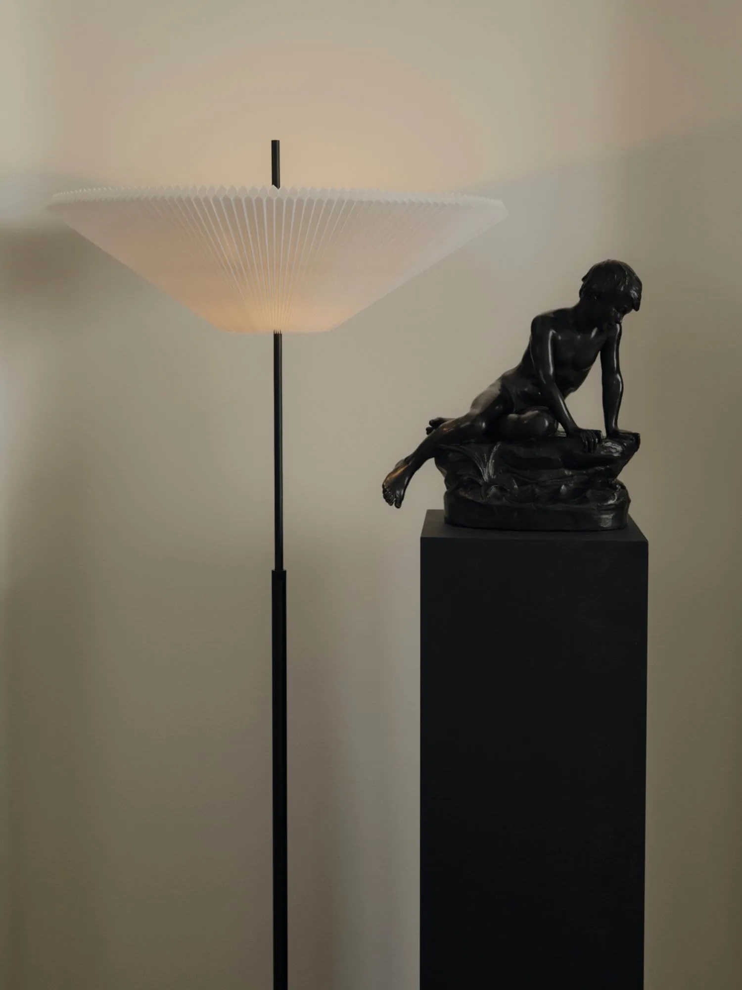 Nebra lámpara de pie, White (blanco), 150 cm New Works