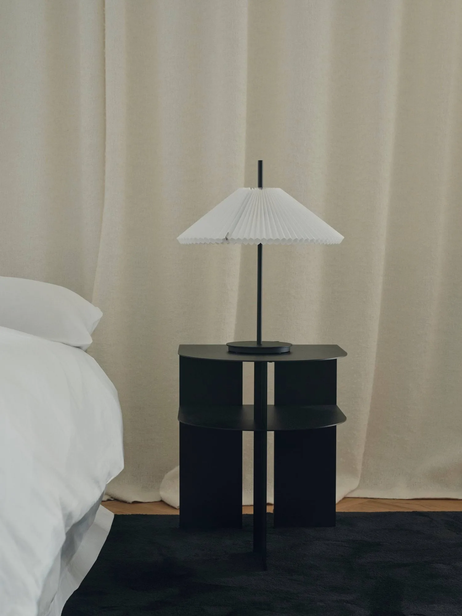 Rand mesa auxiliar, Black New Works