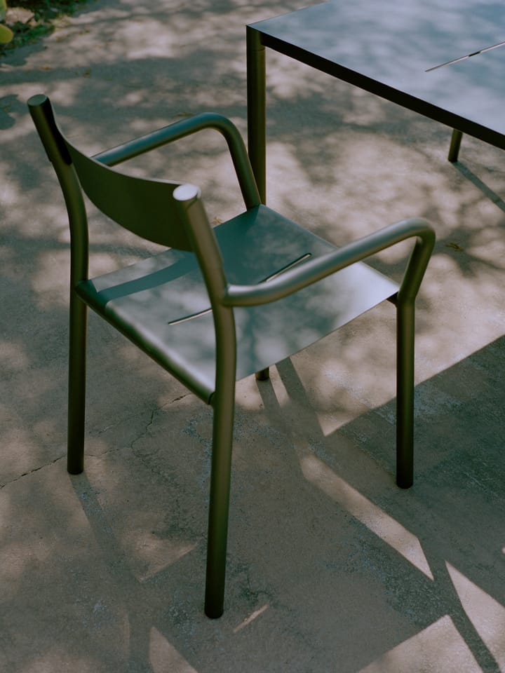 Silla con reposabrazos May Armchair Outdoor, Dark Green New Works