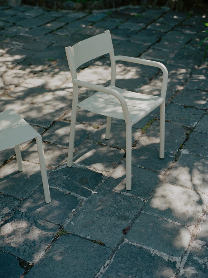 Silla con reposabrazos May Armchair Outdoor, Light Grey New Works