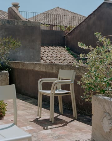 Silla con reposabrazos May Armchair Outdoor - Light Grey - New Works