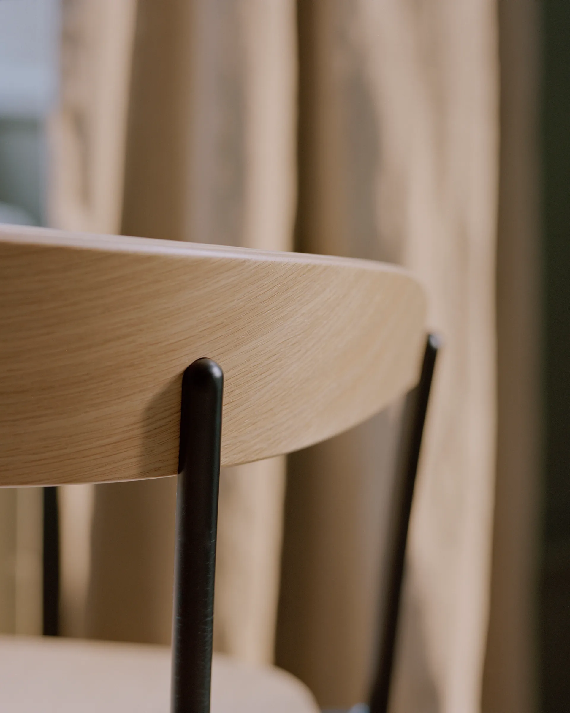 Silla con reposabrazos Missing, Roble New Works