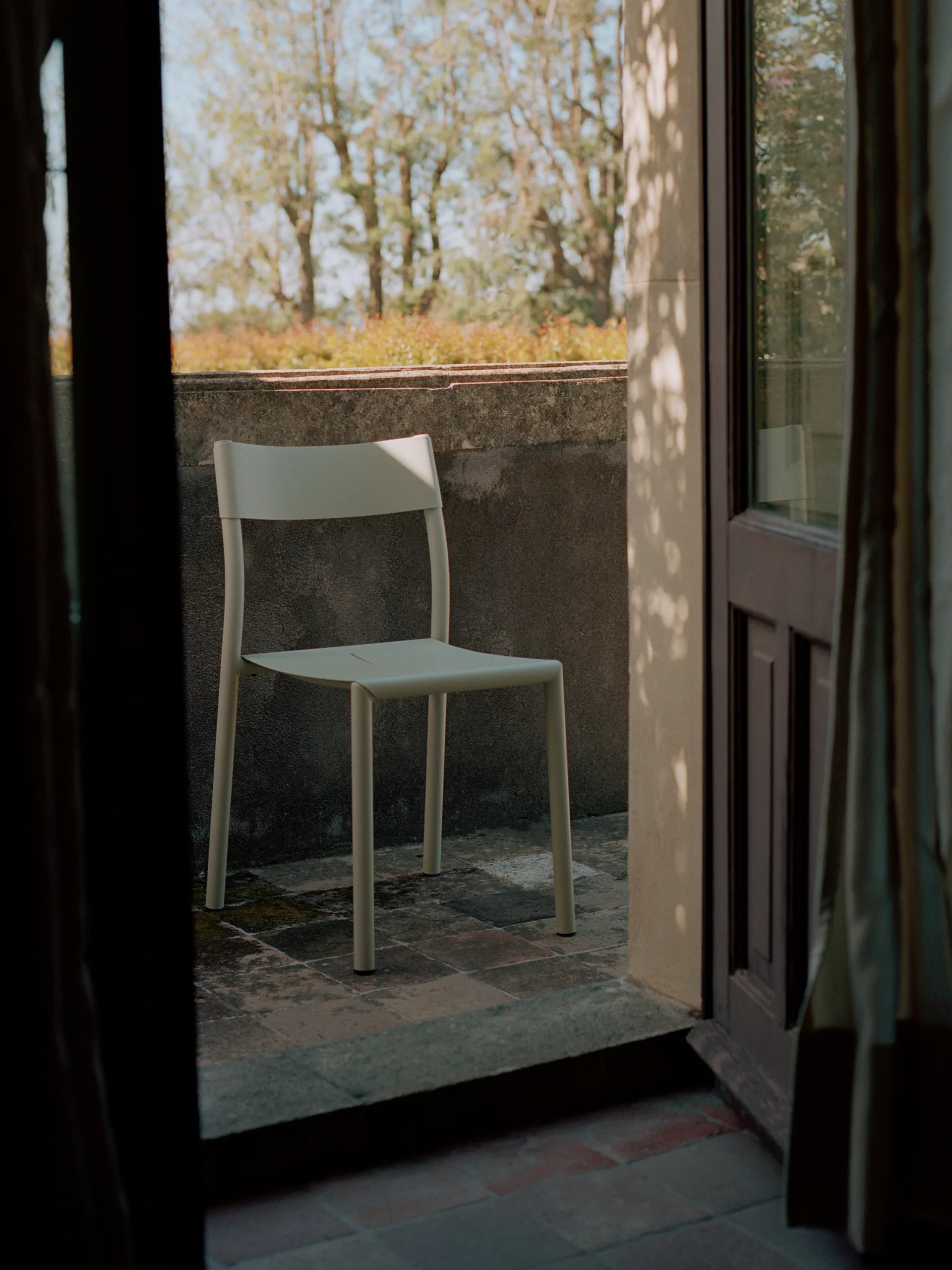 Silla May Chair Outdoor, Light Grey New Works