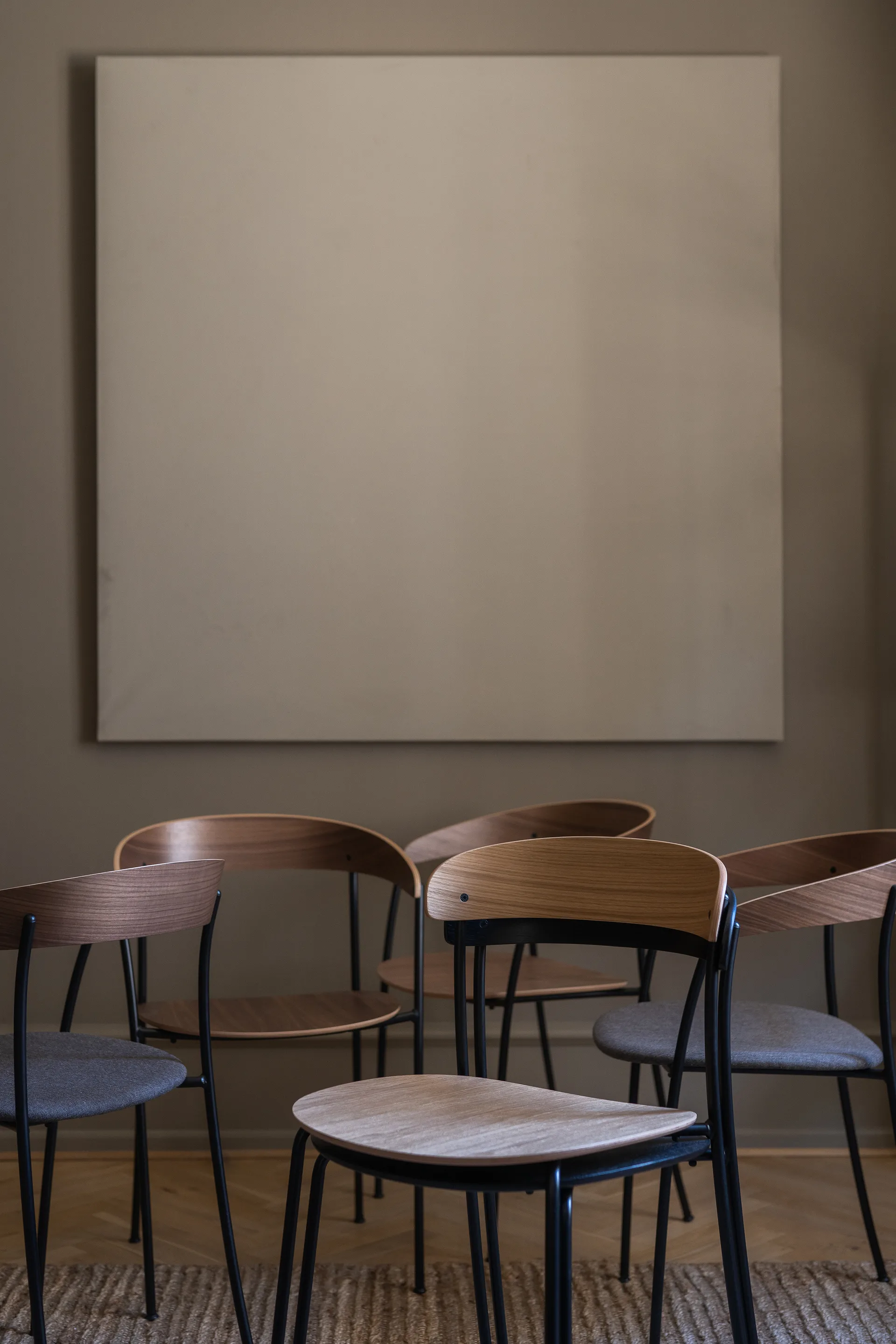 Silla Missing, Roble New Works